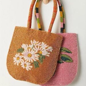 FREE PEOPLE Best Bet Beaded Tote Bag in Daisy. NWOT. SOLD OUT! 💥NEW💥 RARE!